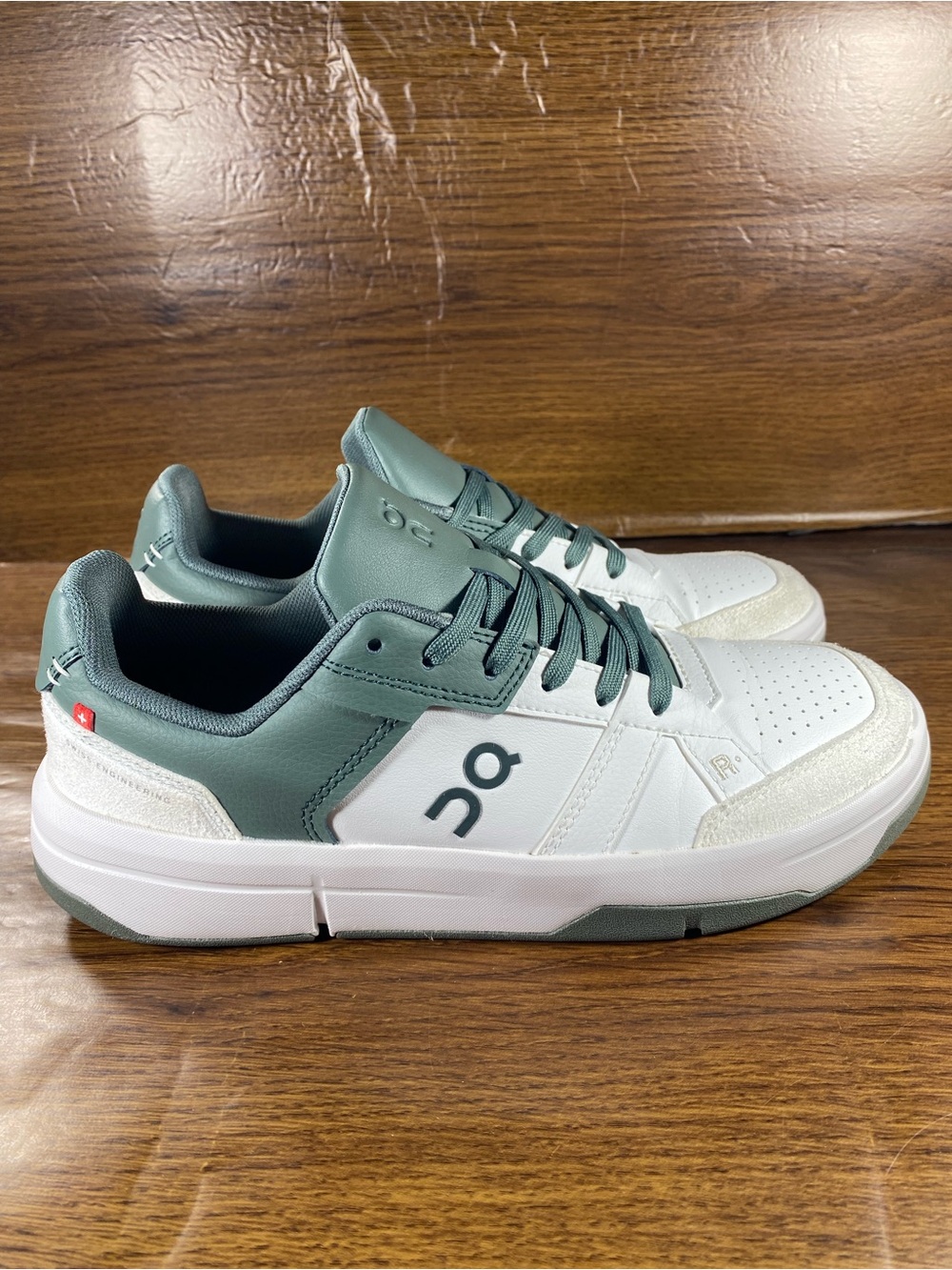 On Cloud Roger women’s shoe size 8